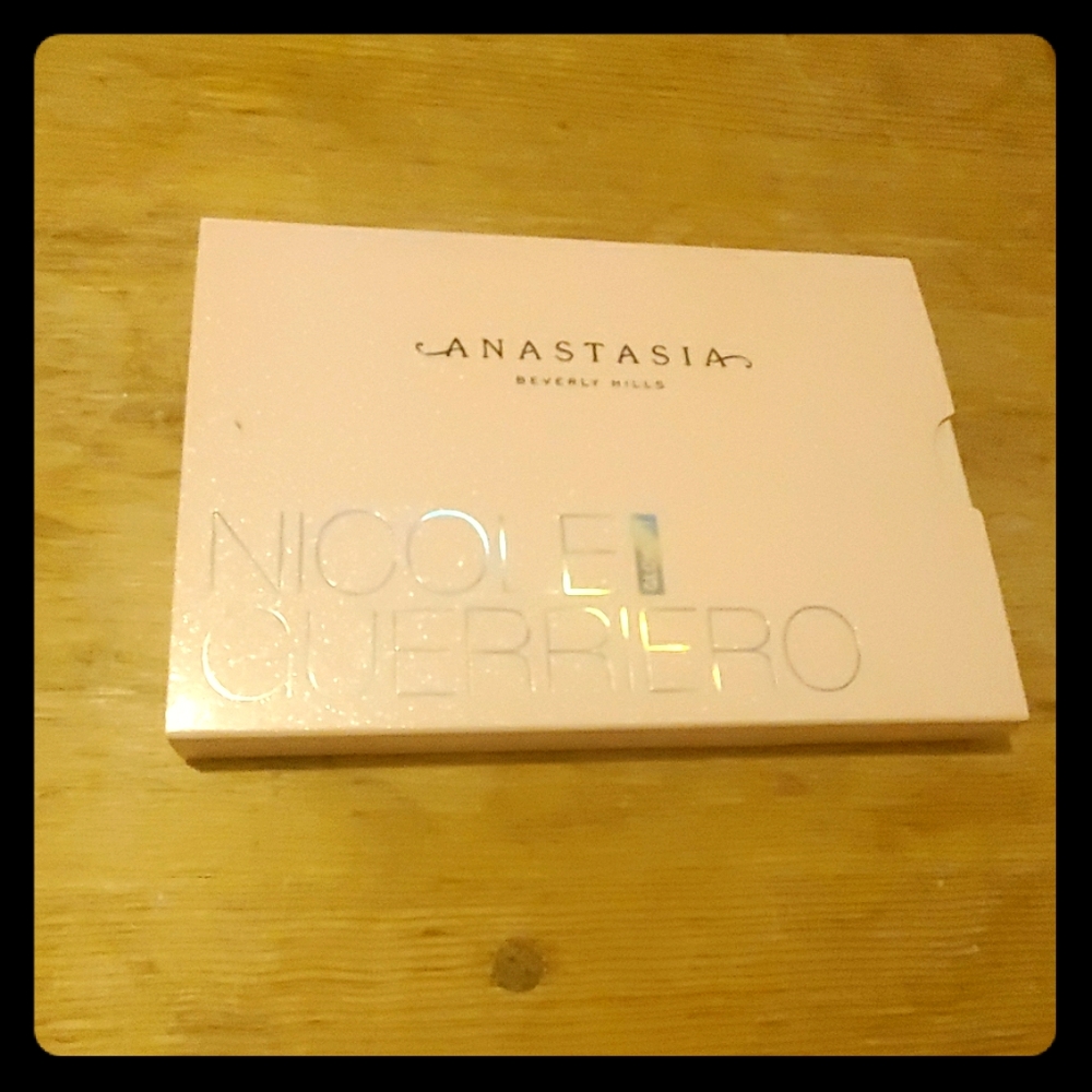 Anastasia BH  Highlighter palette
